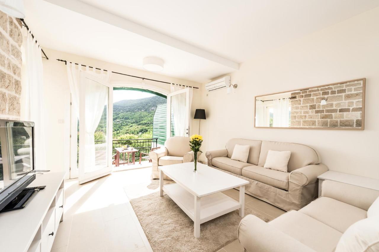 Lavender House With Shared Pool Villa Herceg Novi Eksteriør billede